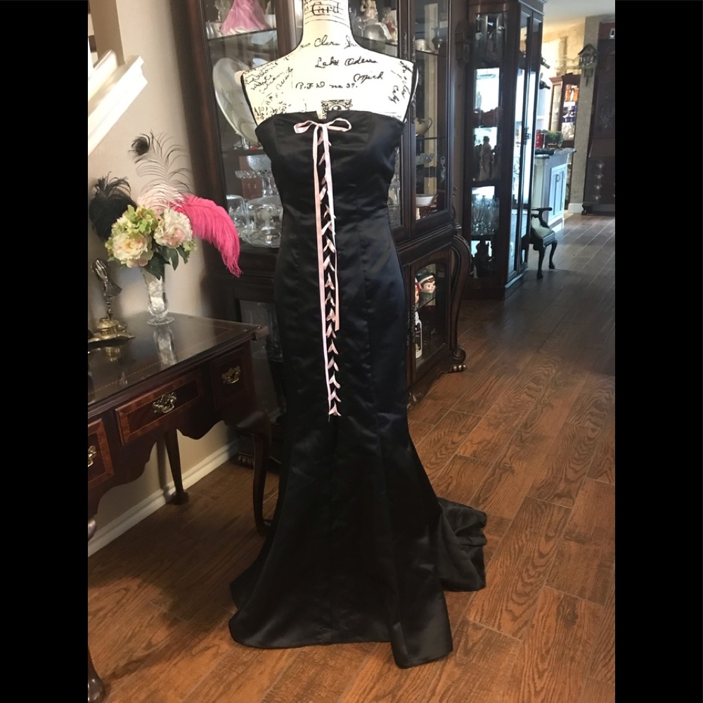 Beautiful fitted formal gown